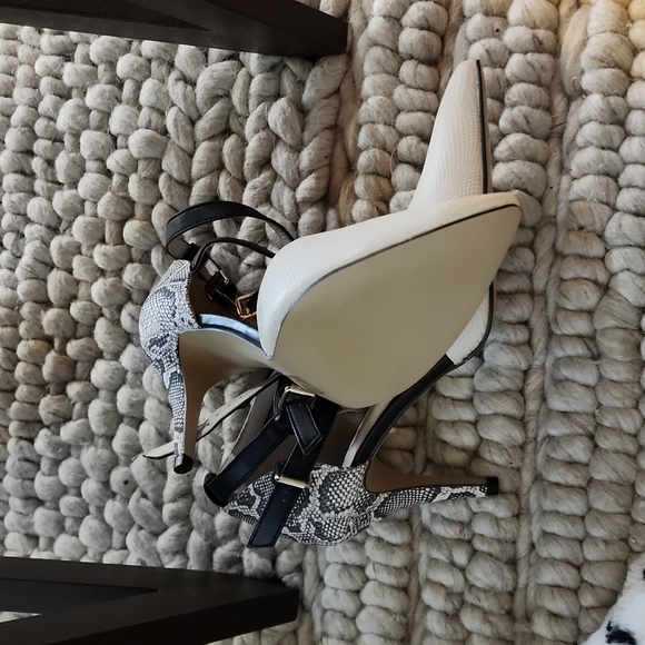 High heels - Picture 2 of 4